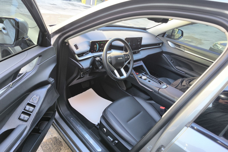 哈弗H6 2022款  第三代 1.5T 自动两驱Supreme+中控内饰20