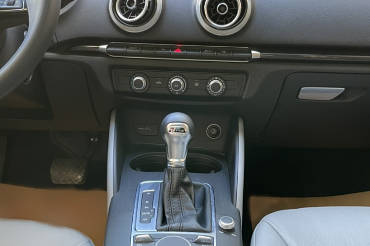 奥迪A3 2017款 Sportback 35 TFSI 时尚型局部细节14