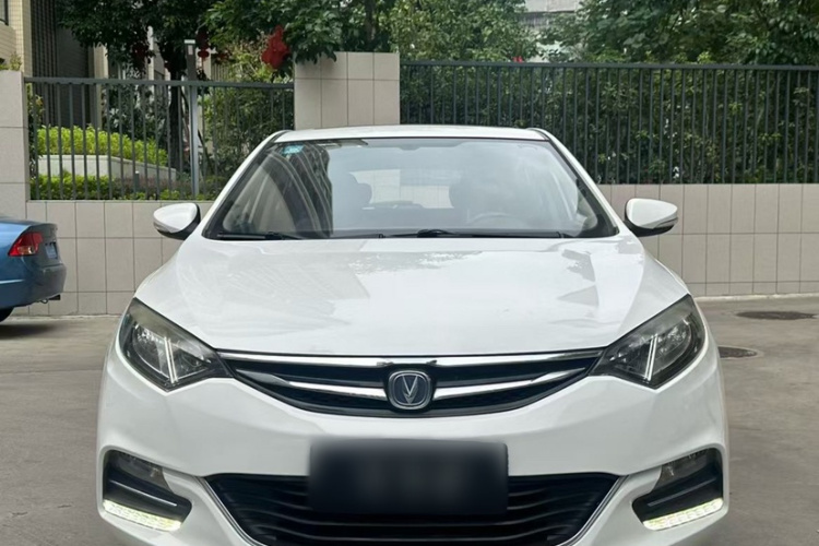 长安 逸动 2016款 XT 1.6L 自动俊酷型车身外观6003