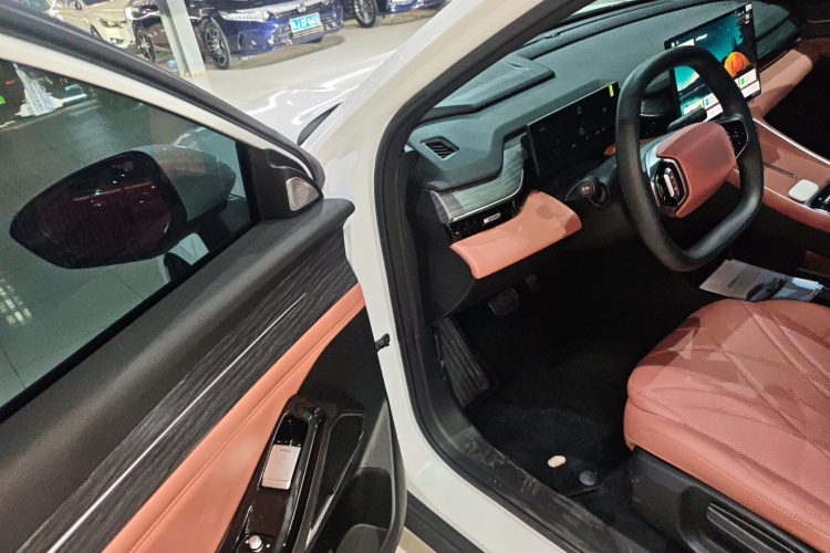 吉利银河 银河L6 2025款 EM-i 60km 启航版中控内饰20