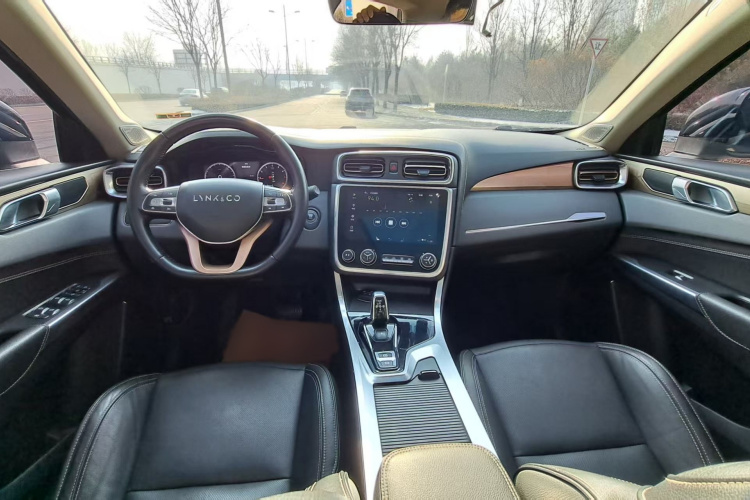 领克01 2017款 2.0T 两驱型Pro版中控内饰7003