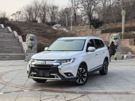 三菱 欧蓝德 2019款 2.4L 四驱致享版 5座 国VI