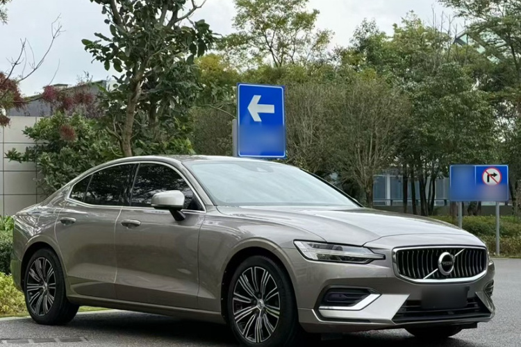 沃尔沃S60 2021款 T4 智远豪华版车身外观6004