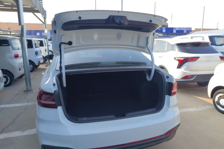 大众 朗逸 2023款 改款 1.5L 自动得逸版机舱底盘23