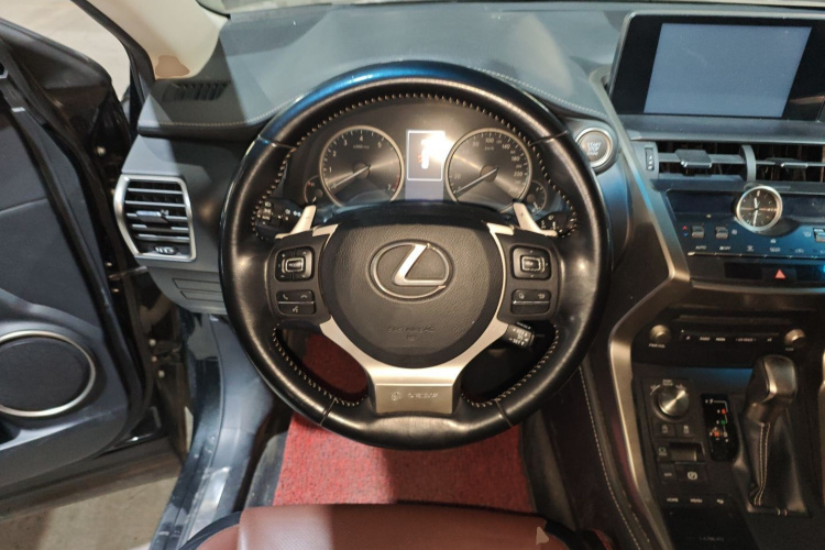 雷克萨斯NX 2017款 200 前驱 锋行版中控内饰13