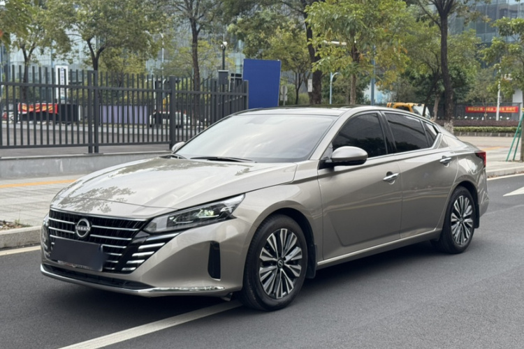 日产 天籁 2022款 2.0L XL-TLS 悦享版车身外观1