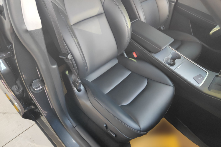 特斯拉 Model Y 2024款 后轮驱动版局部细节41