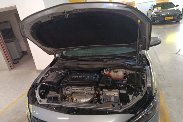 雪佛兰 科鲁泽 2024款 1.5L 双离合悦享版机舱底盘24