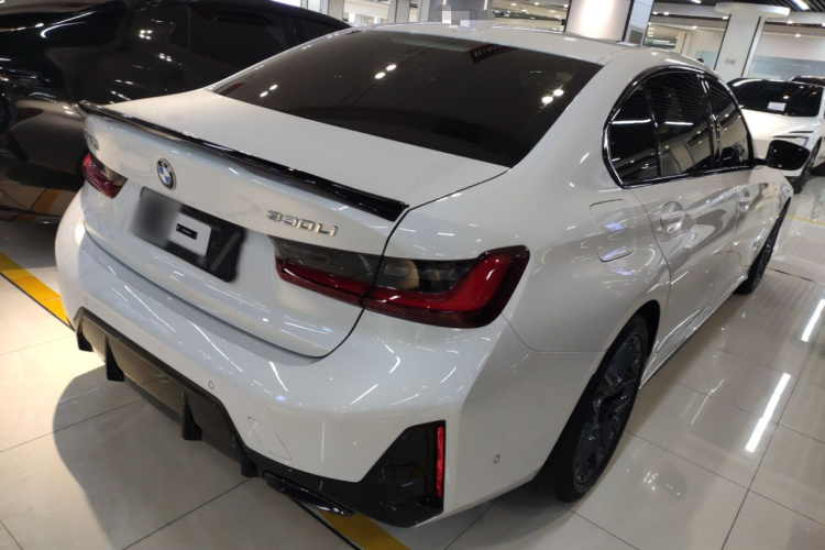 宝马3系 2025款 330Li M运动曜夜套装车身外观7