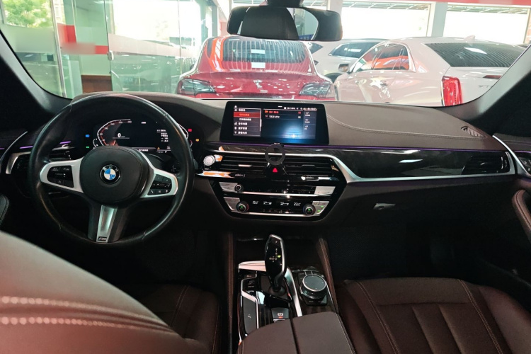 宝马5系 2020款 525Li M运动套装中控内饰12