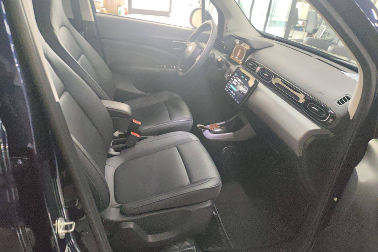 零跑汽车 零跑T03 2020款 400豪华版中控内饰41