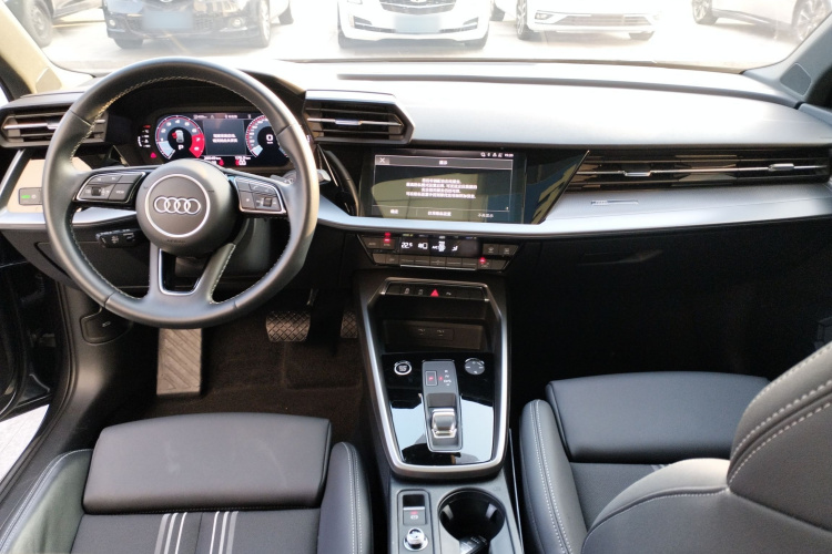 奥迪A3 2024款 Sportback 35 TFSI 时尚运动型中控内饰12