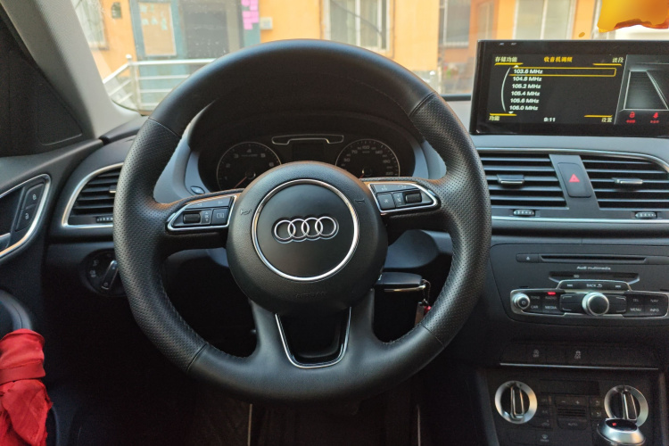 奥迪Q3 2015款 30 TFSI 舒适型中控内饰13