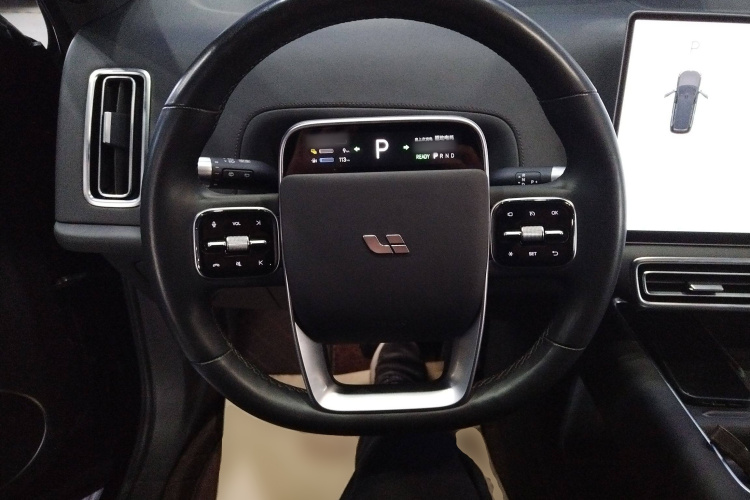 理想汽车 理想L9 2022款 Max中控内饰13