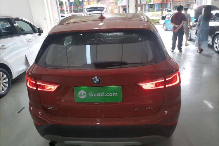 宝马X1 2019款 sDrive18Li 尊享型车身外观6