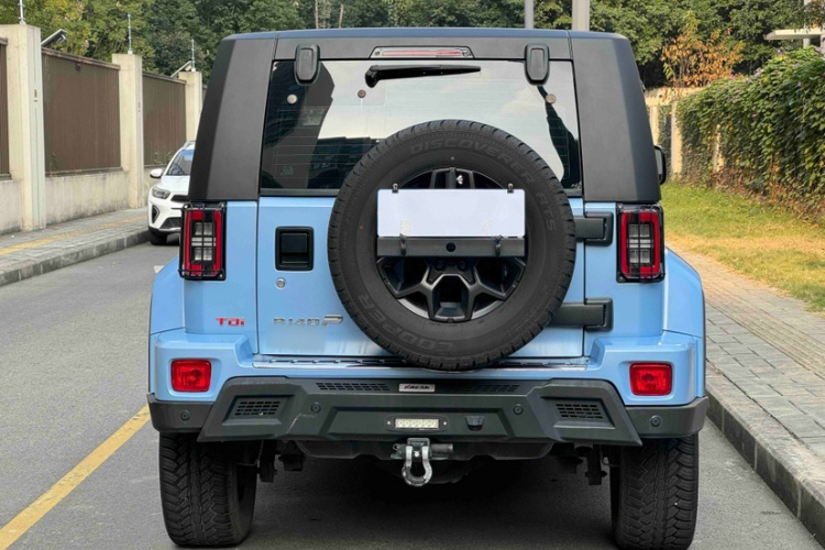 北京BJ40 2023款 2.0D 自动四驱刀锋英雄版侠客型（前后电控锁）车身外观6007