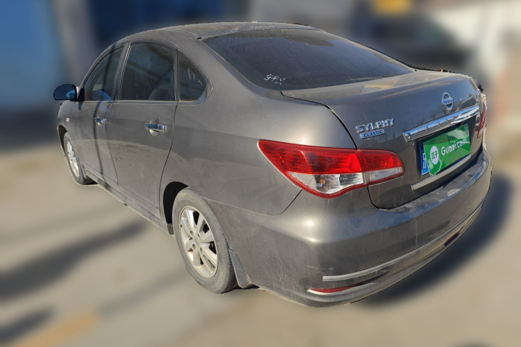 日产 轩逸 2016款 经典 1.6XE 自动领先版车身外观5