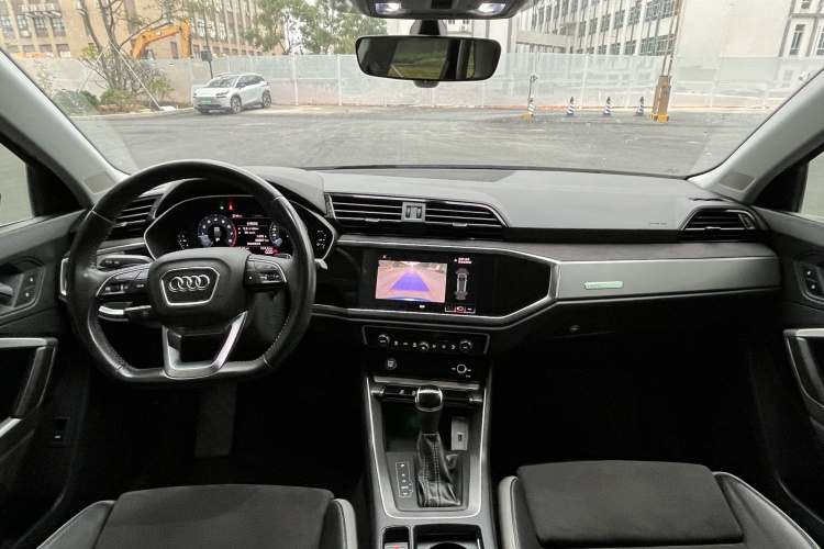 奥迪Q3 2019款 40 TFSI 时尚动感型中控内饰7004