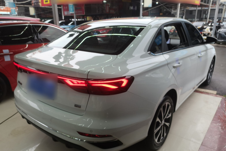 吉利汽车 帝豪 2025款 第4代 1.5L CVT尊贵型车身外观7