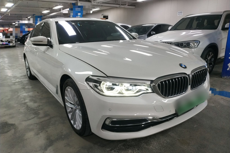 宝马5系新能源 2020款 里程升级版 530Le 豪华套装车身外观3