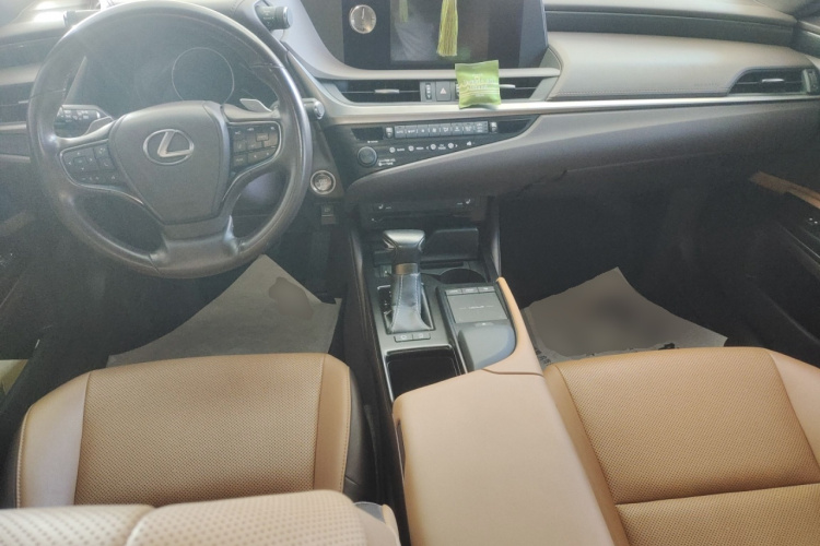 雷克萨斯ES 2020款 200 卓越版中控内饰12