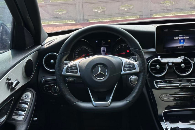 奔驰C级 2018款 C 200 运动版局部细节13