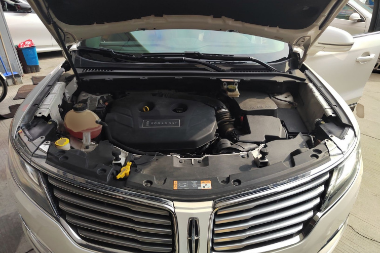 林肯MKC 2017款 2.0T 四驱尊雅版机舱底盘24