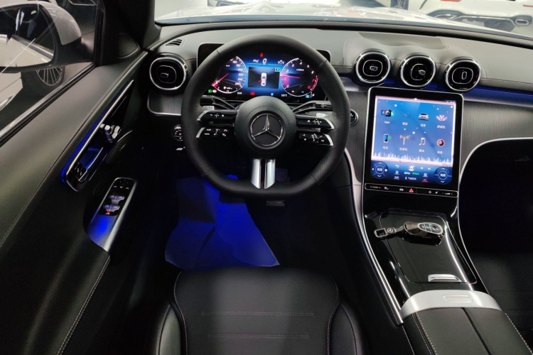 奔驰C级 2023款 C 200 L 运动版局部细节13