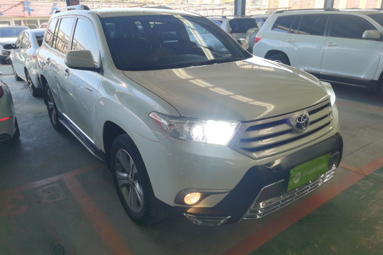 丰田 汉兰达 2012款 2.7L 两驱5座运动版车身外观3