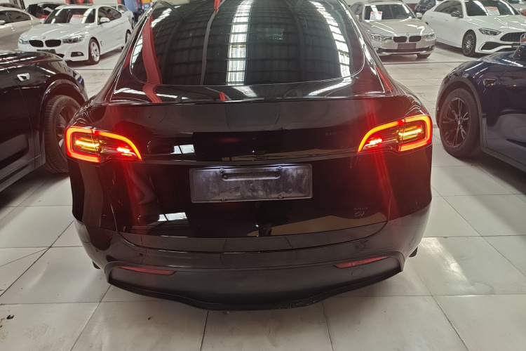 特斯拉 Model Y 2022款 改款 后轮驱动版车身外观6