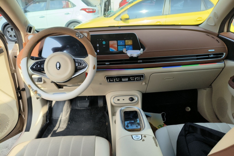 欧拉好猫 2023款 401km标准续航 尊荣型 磷酸铁锂中控内饰12