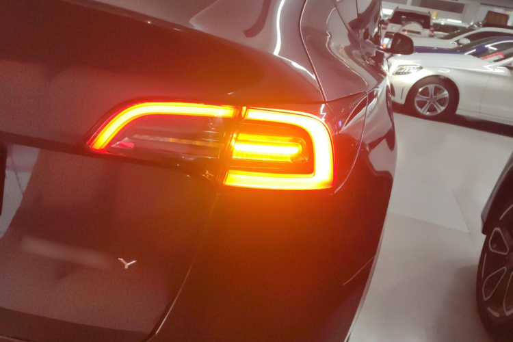 特斯拉 Model Y 2024款 后轮驱动版车身外观6006