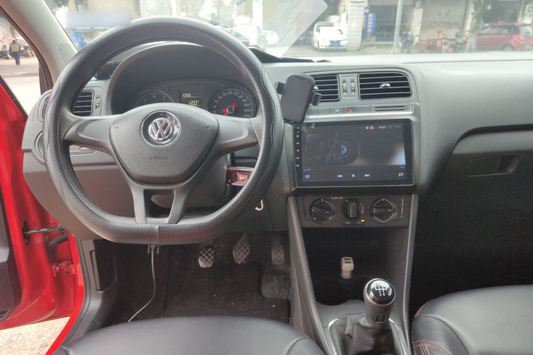 大众 Polo 2016款 1.4L 手动风尚型中控内饰12