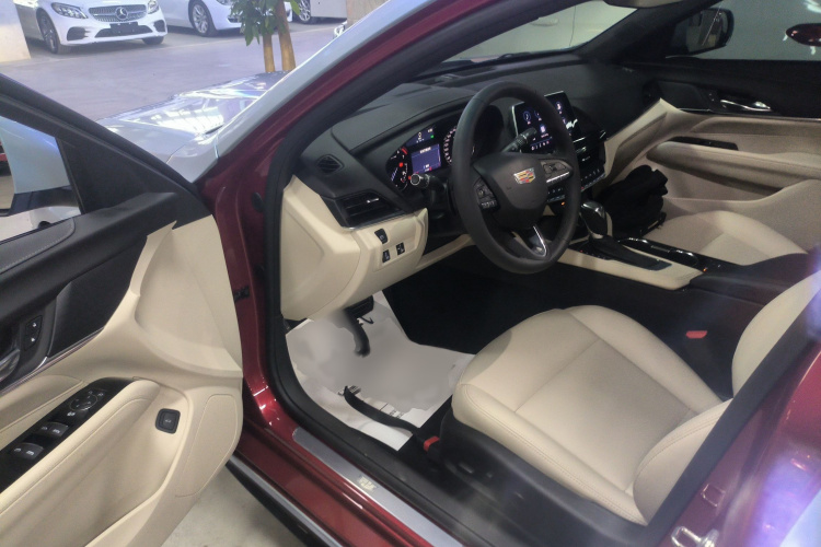 凯迪拉克CT4 2021款 28T 风尚型中控内饰7003