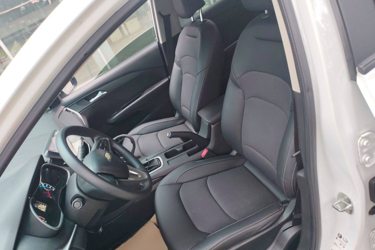 雪佛兰 科沃兹 2016款 1.5L 自动欣悦版中控内饰19