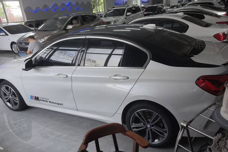 宝马1系 2022款 120i M运动版车身外观6005