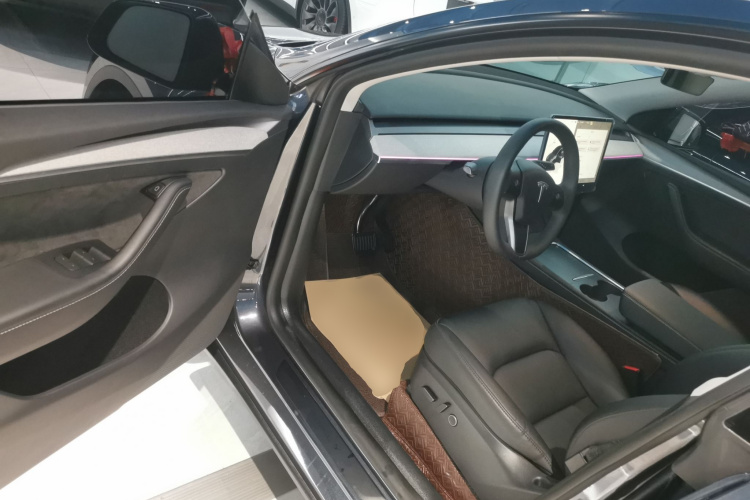 特斯拉 Model Y 2024款 后轮驱动版中控内饰20