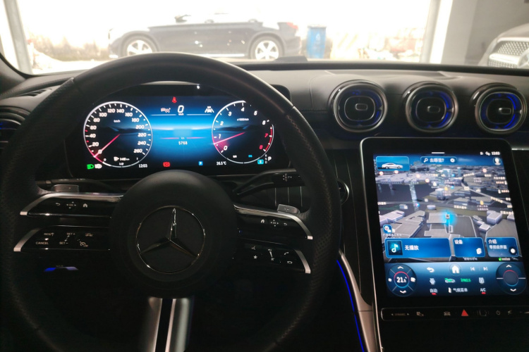 奔驰CLE 2024款 CLE 300 4MATIC 动感型轿跑车中控内饰7002