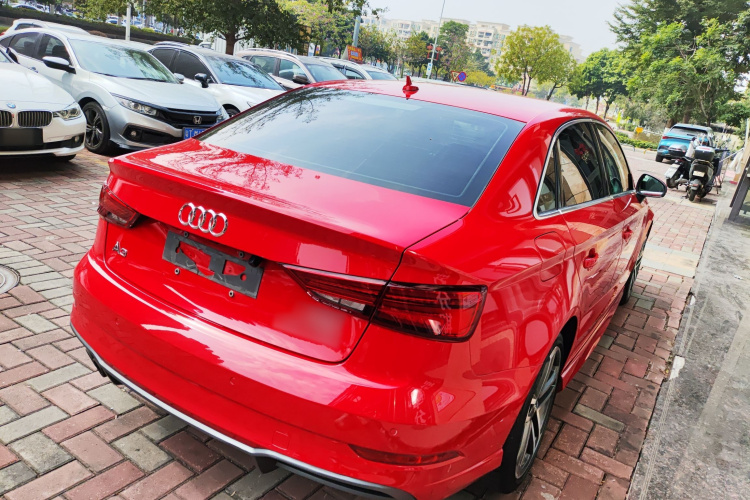 奥迪A3 2018款 30周年年型 Limousine 35 TFSI 时尚型车身外观7