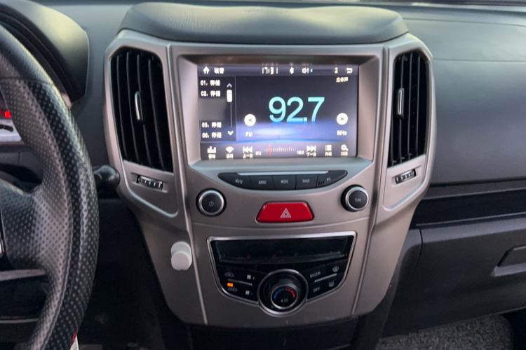 哈弗H1 2017款 红标 1.5L AMT舒适型局部细节16