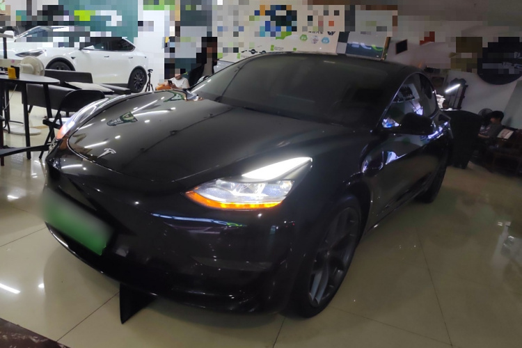 特斯拉 Model 3 2022款 Performance高性能全轮驱动版车身外观1