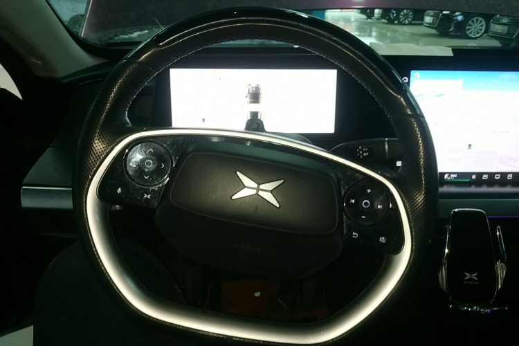 小鹏P7 2022款 670N+中控内饰13