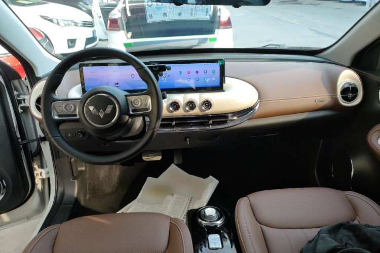 五菱汽车 五菱缤果 2023款 333km 灵犀互联+款中控内饰12