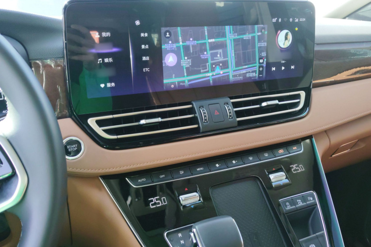 红旗HQ9 2023款 2.0T 智联旗畅版局部细节16