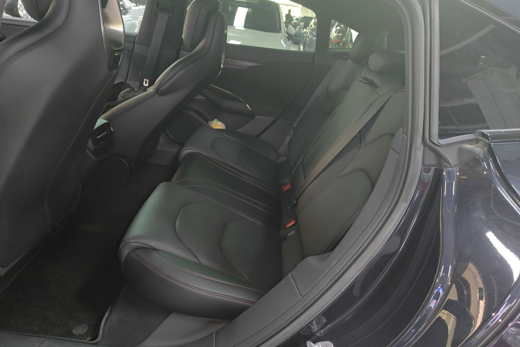 小米汽车 小米SU7 2024款 四驱超长续航高阶智驾Max版中控内饰7004