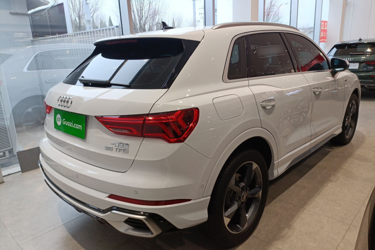 奥迪Q3 2024款 35 TFSI 时尚动感型车身外观7