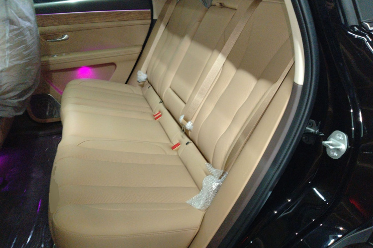 鸿蒙智行 问界M7 2024款 1.5T 智驾后驱Pro版 5座中控内饰7004