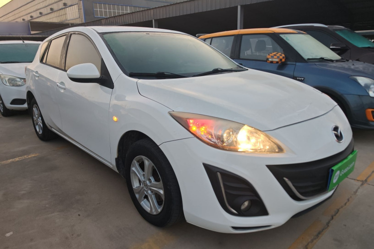 马自达3星骋 2015款 两厢 1.6L 自动精英型车身外观3