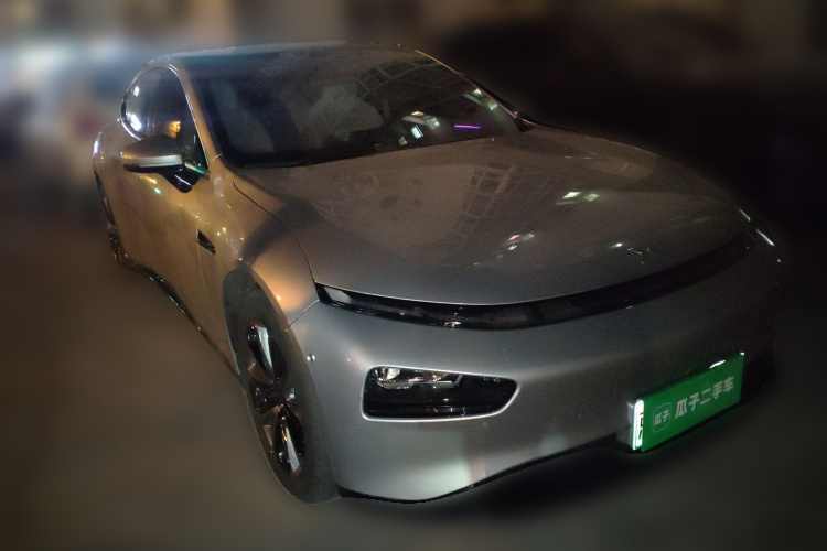 小鹏P7 2022款 625E车身外观3