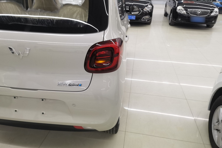 五菱汽车 宏光MINIEV 2025款 四门版 进阶款车身外观9